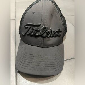 Titleist Black Cap
